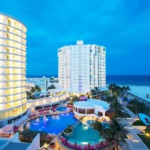 Krystal Grand Cancun