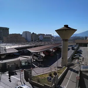 Stazione Di Affitti , Palerme Italie