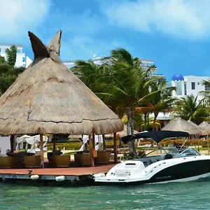 Sunset Marina & Yacht Club Cancun