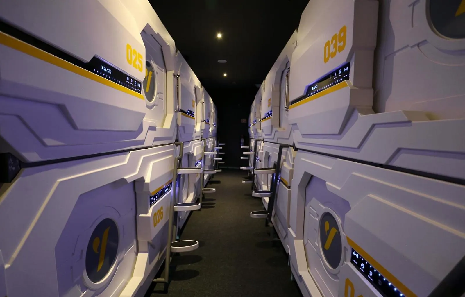 The Yellow Capsule Cancun Close To Airport Hotel